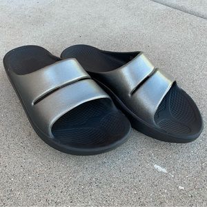 Oofos Lux Unisex Black/Pewter/Gray  Slide Comfort Sandal W 10/ M 8  EU 41